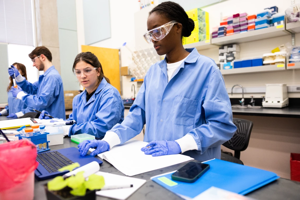 Undergraduate students in a biotechnology lab